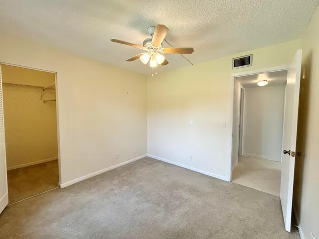 Unit C-1 photo 32