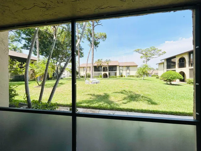 Unit C-1 photo 34