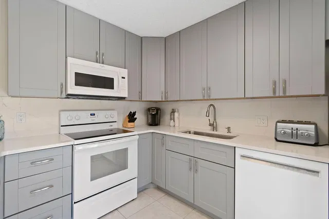 Unit 22a photo 17