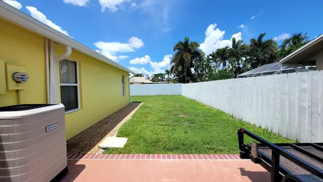 Residence photo 2