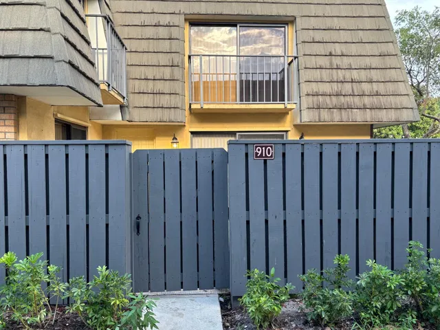 Residence photo 2