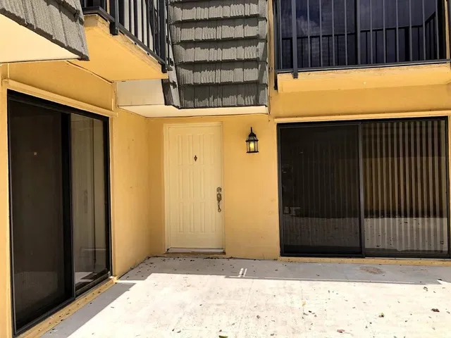 Residence photo 3
