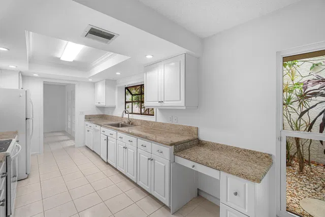  Residence photo 9