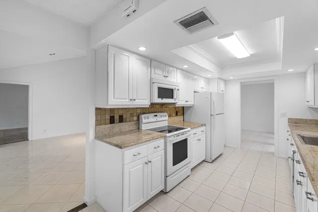  Residence photo 11