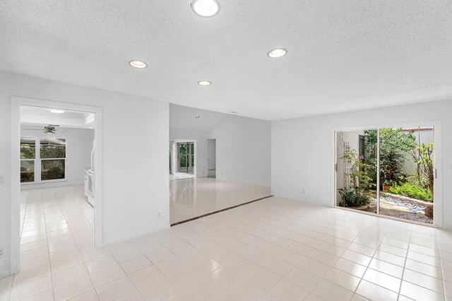  Residence photo 14