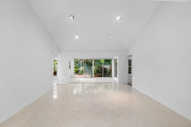  Residence photo 17