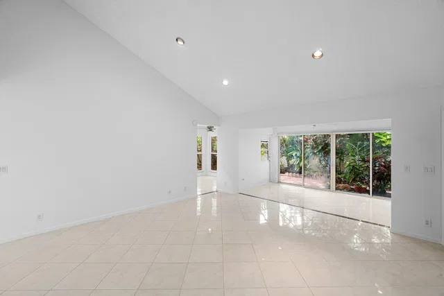  Residence photo 20