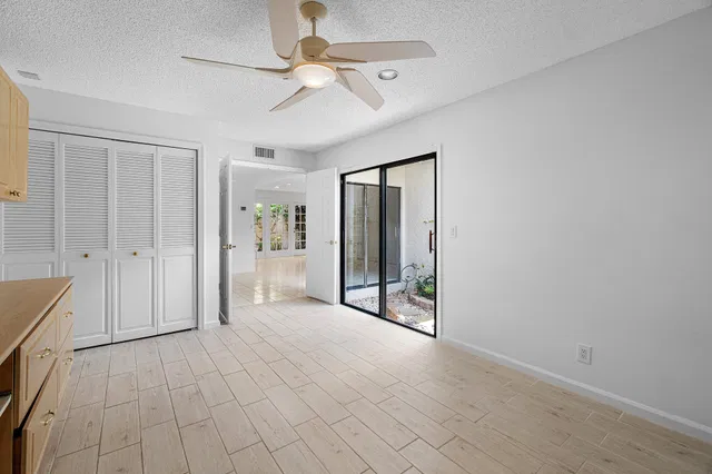  Residence photo 24
