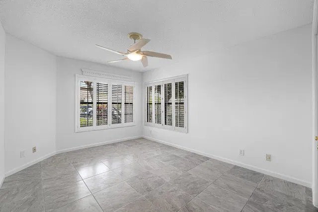  Residence photo 26