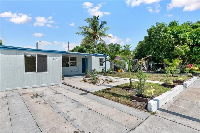 Residence photo 2