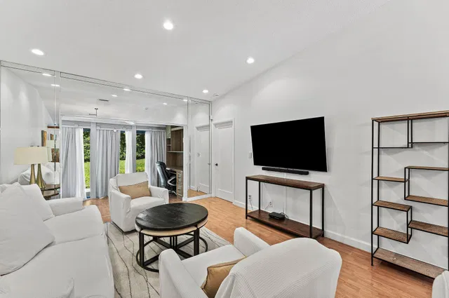Residence photo 9