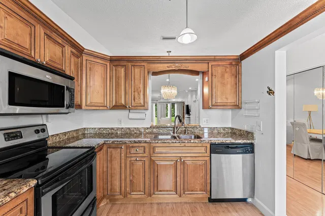 Residence photo 13