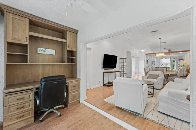 Residence photo 23