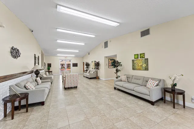 Residence photo 28