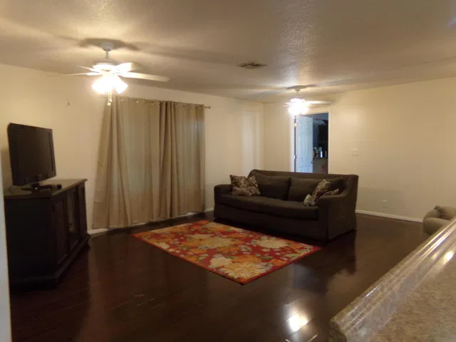 Residence photo 13
