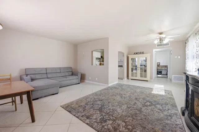 Residence photo 9