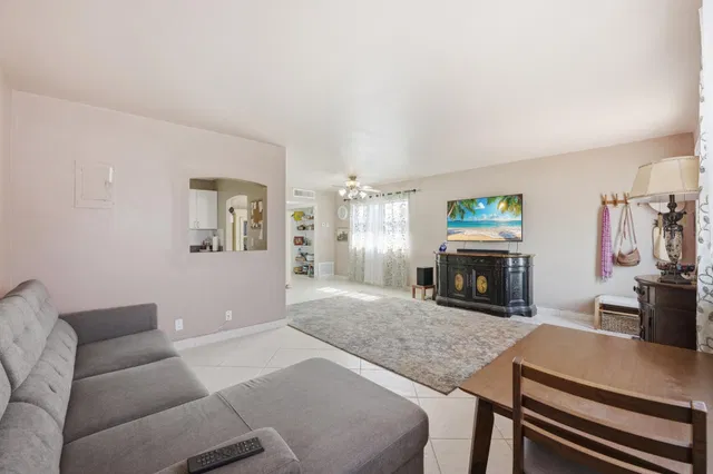 Residence photo 11