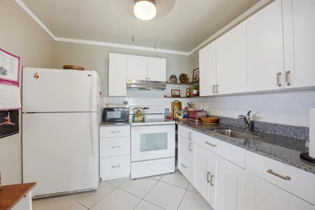 Residence photo 12