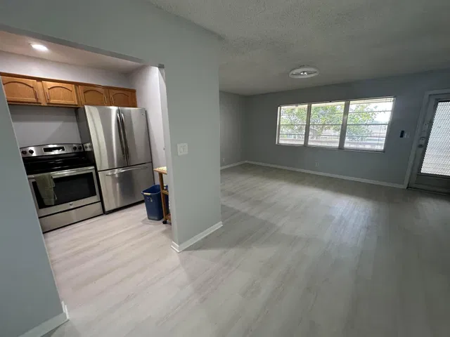 Residence photo 3