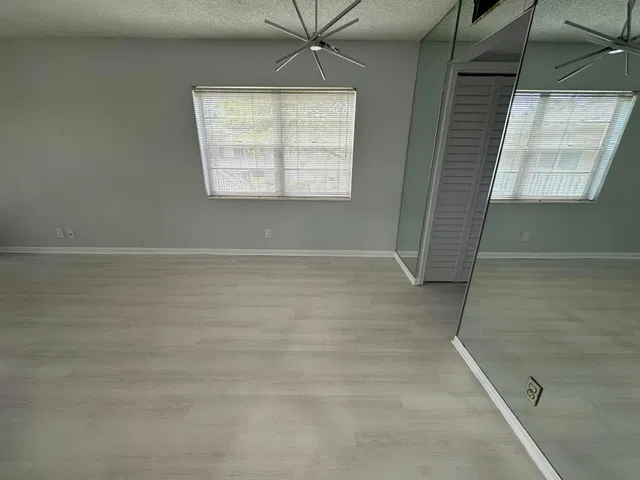 Residence photo 4