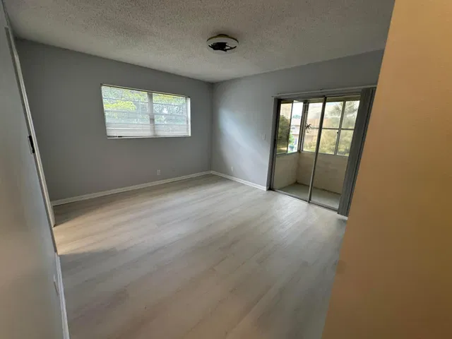 Residence photo 5