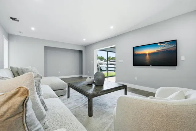 Palm Beach Isles Residence photo 13