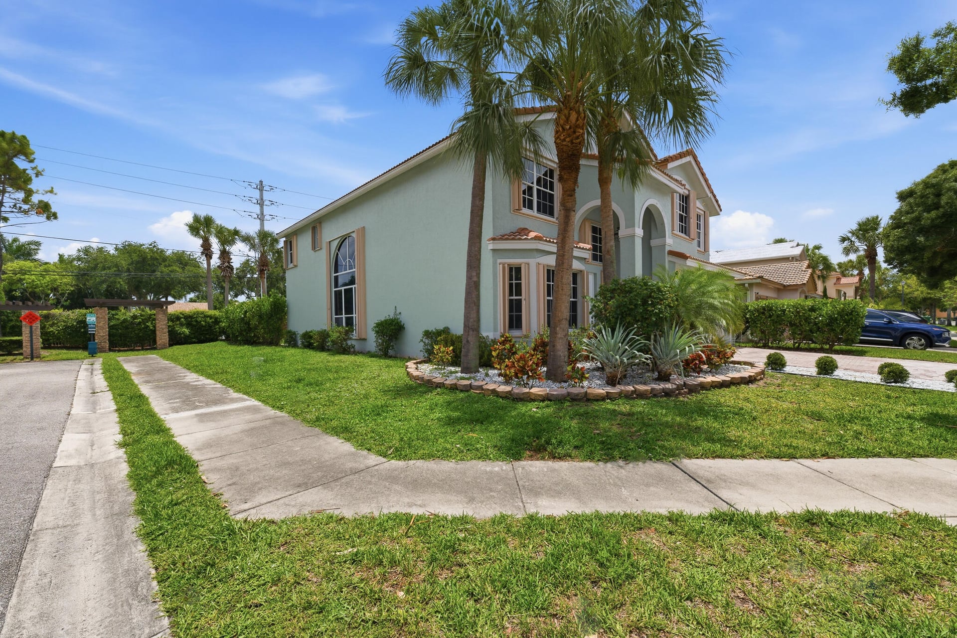 Residence photo 3