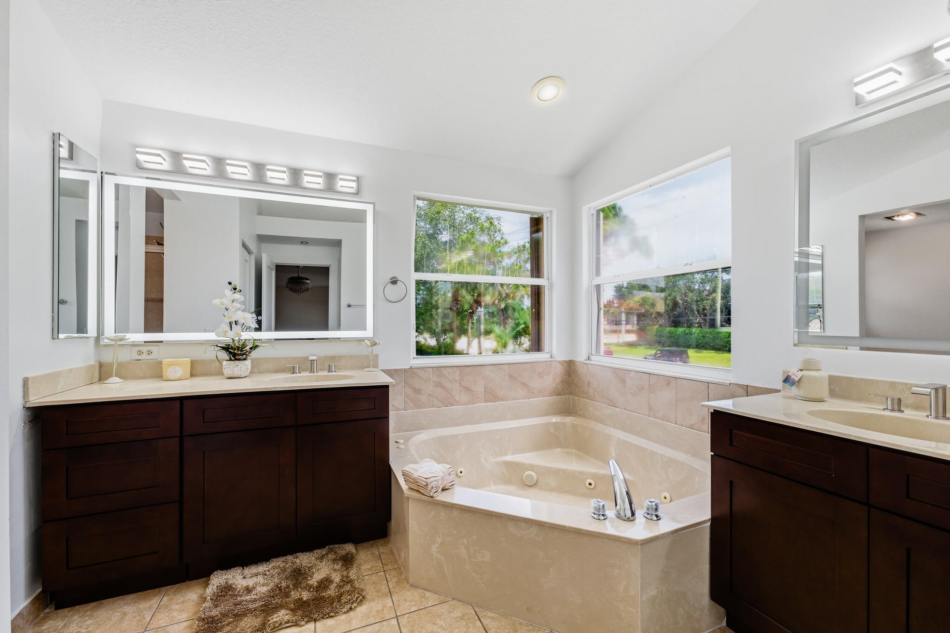 Residence photo 76