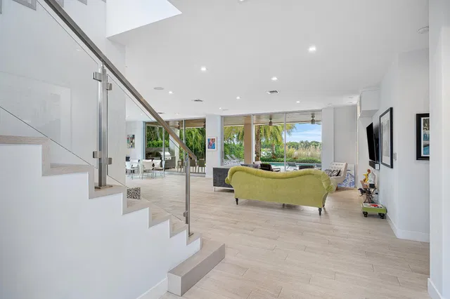 Residence photo 19