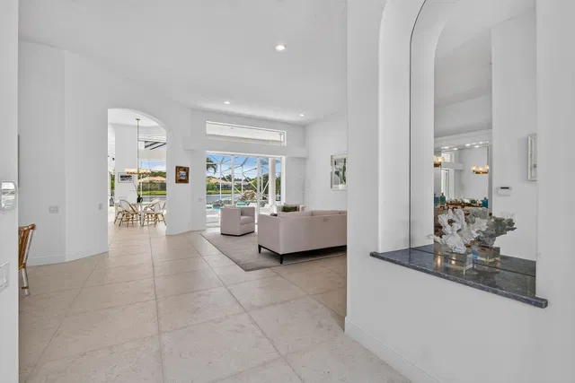 Residence photo 9