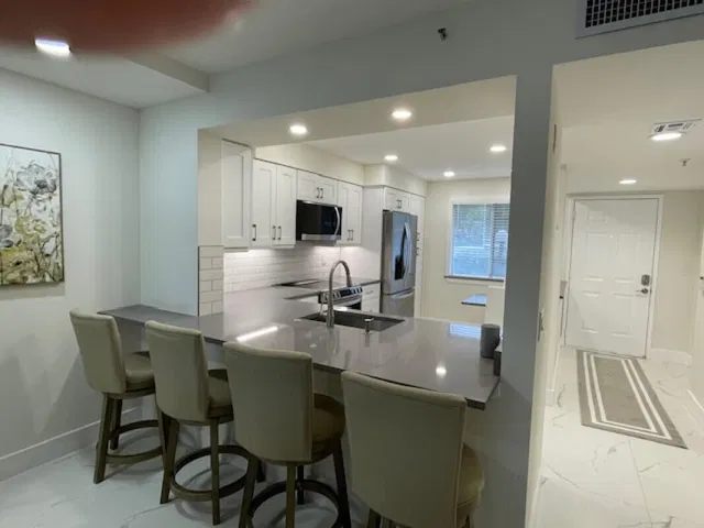  Unit 109 photo 4