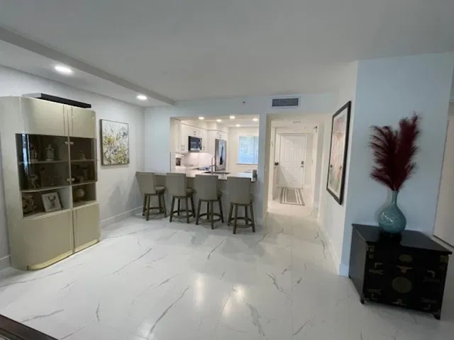  Unit 109 photo 5
