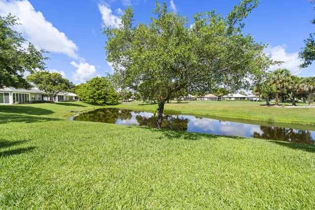 Monarch Country Club Residence photo 48