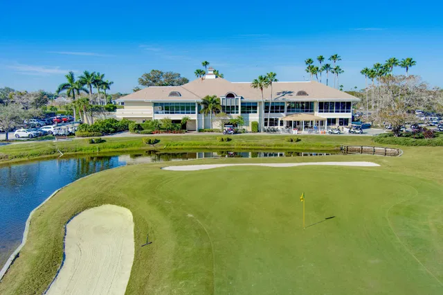 Monarch Country Club Residence photo 56