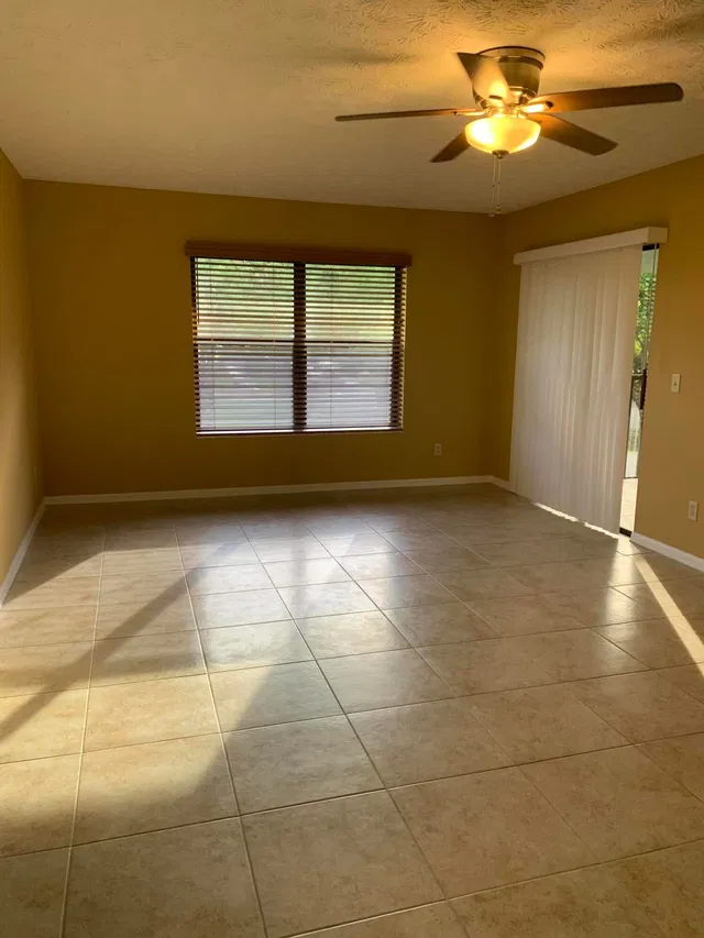 Unit 203 photo 5