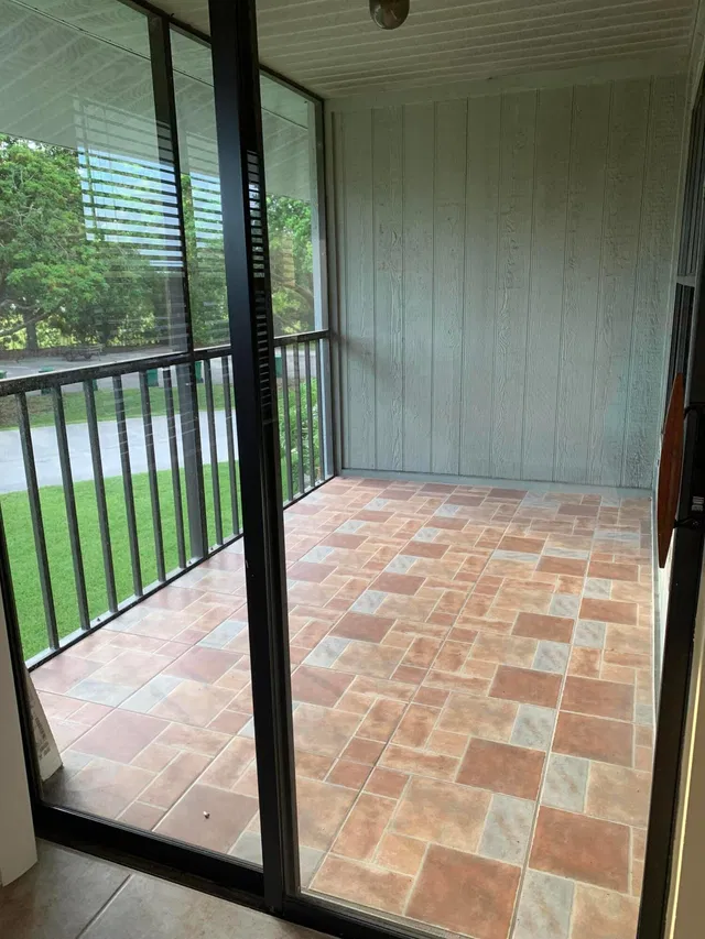 Unit 203 photo 6
