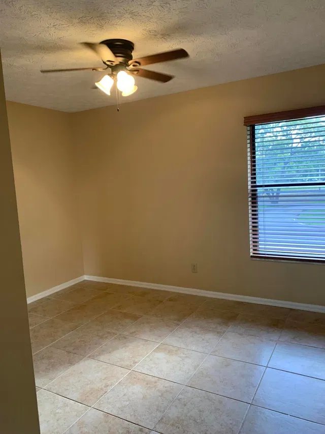Unit 203 photo 12