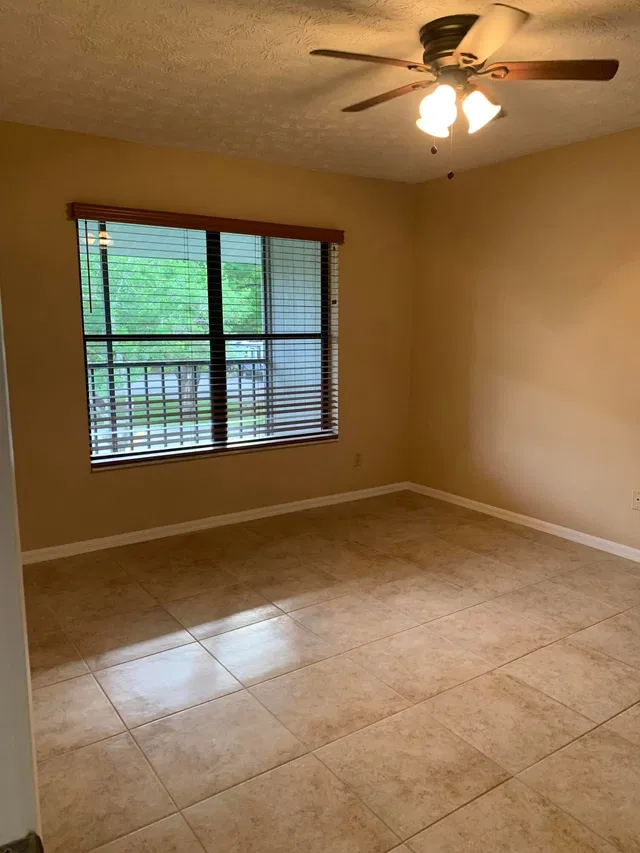 Unit 203 photo 14