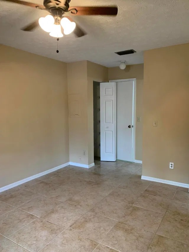 Unit 203 photo 15