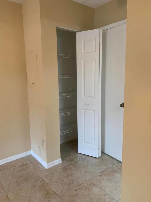 Unit 203 photo 16