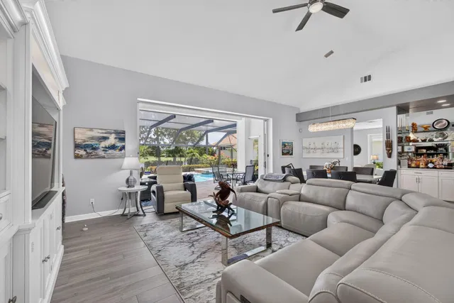 Willoughby Golf Club Residence photo 11