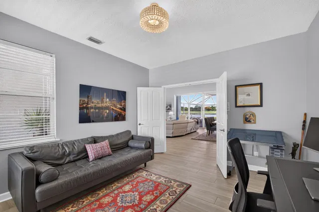 Willoughby Golf Club Residence photo 48