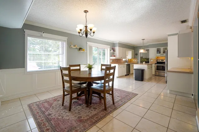  Residence photo 5
