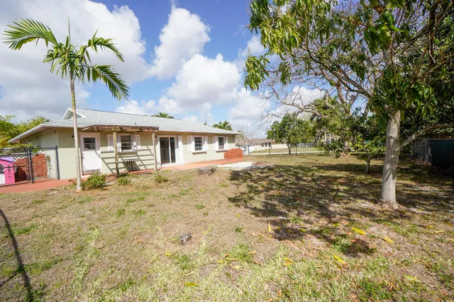 Residence photo 24