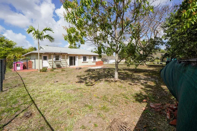  Residence photo 26