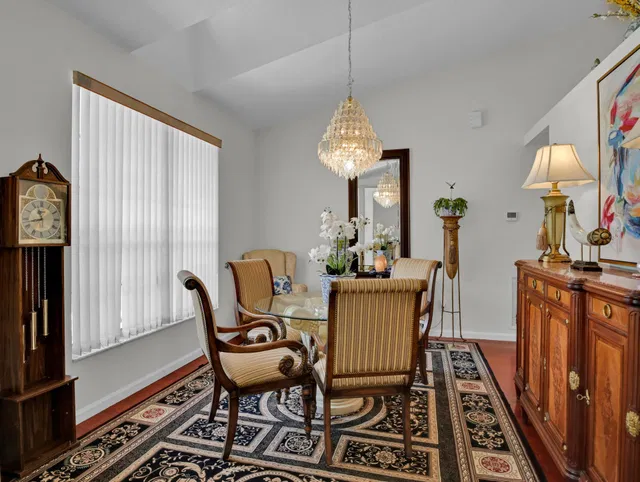Residence photo 24