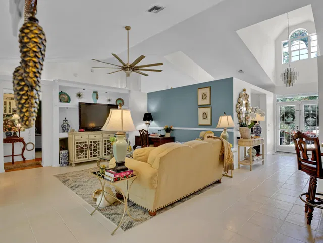Residence photo 33