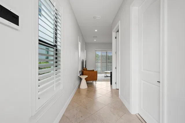 Residence photo 3