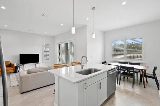 Residence photo 5