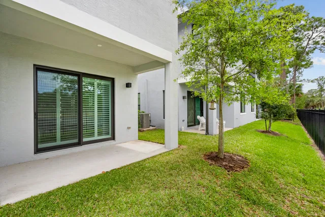 Residence photo 28